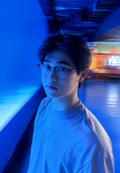 Yanzhe Hu